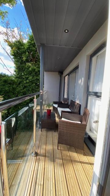 Modern Central Flat With Balcony & Free Parking On-Site Bournemouth Exterior photo